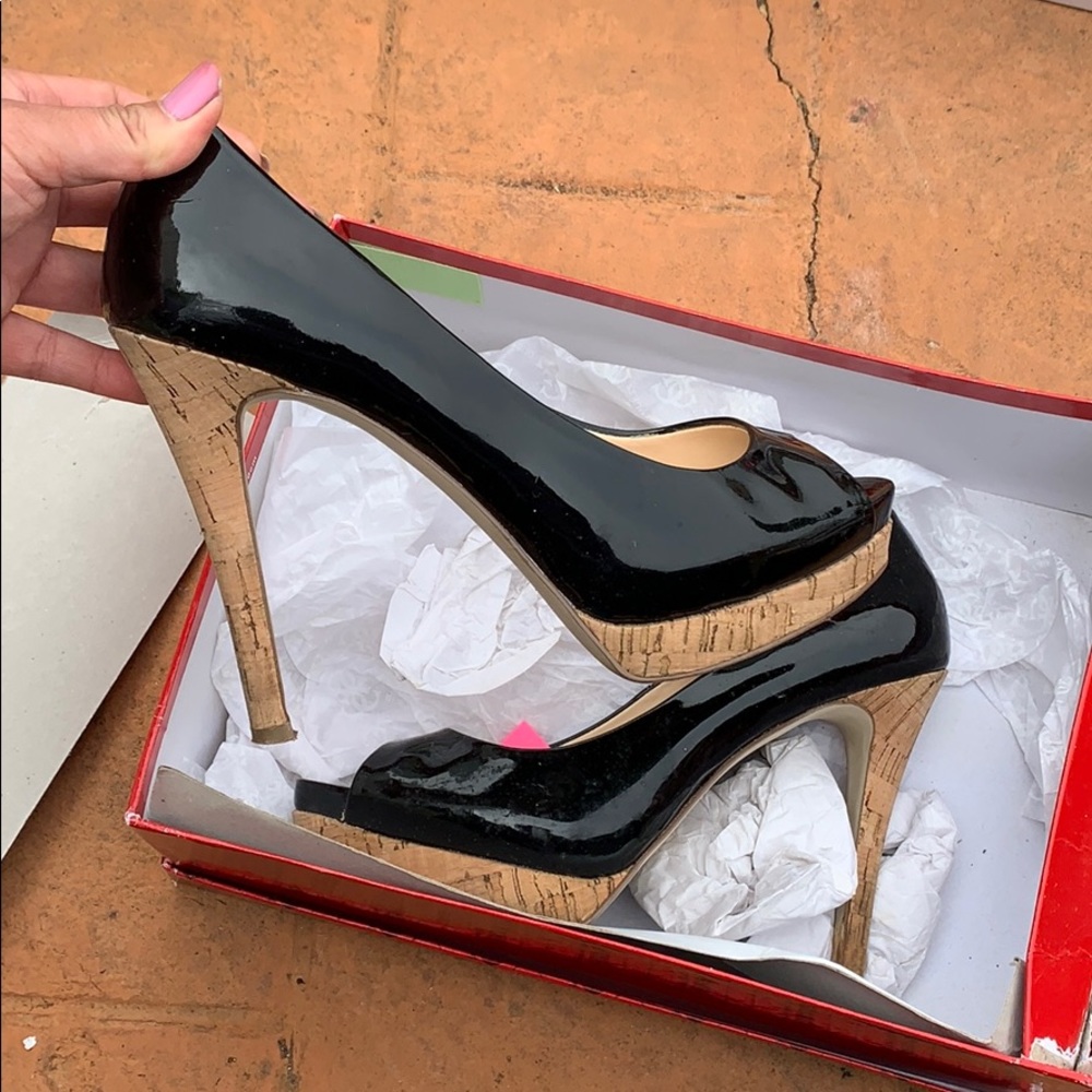 Guess Patent Peeptoe Pump